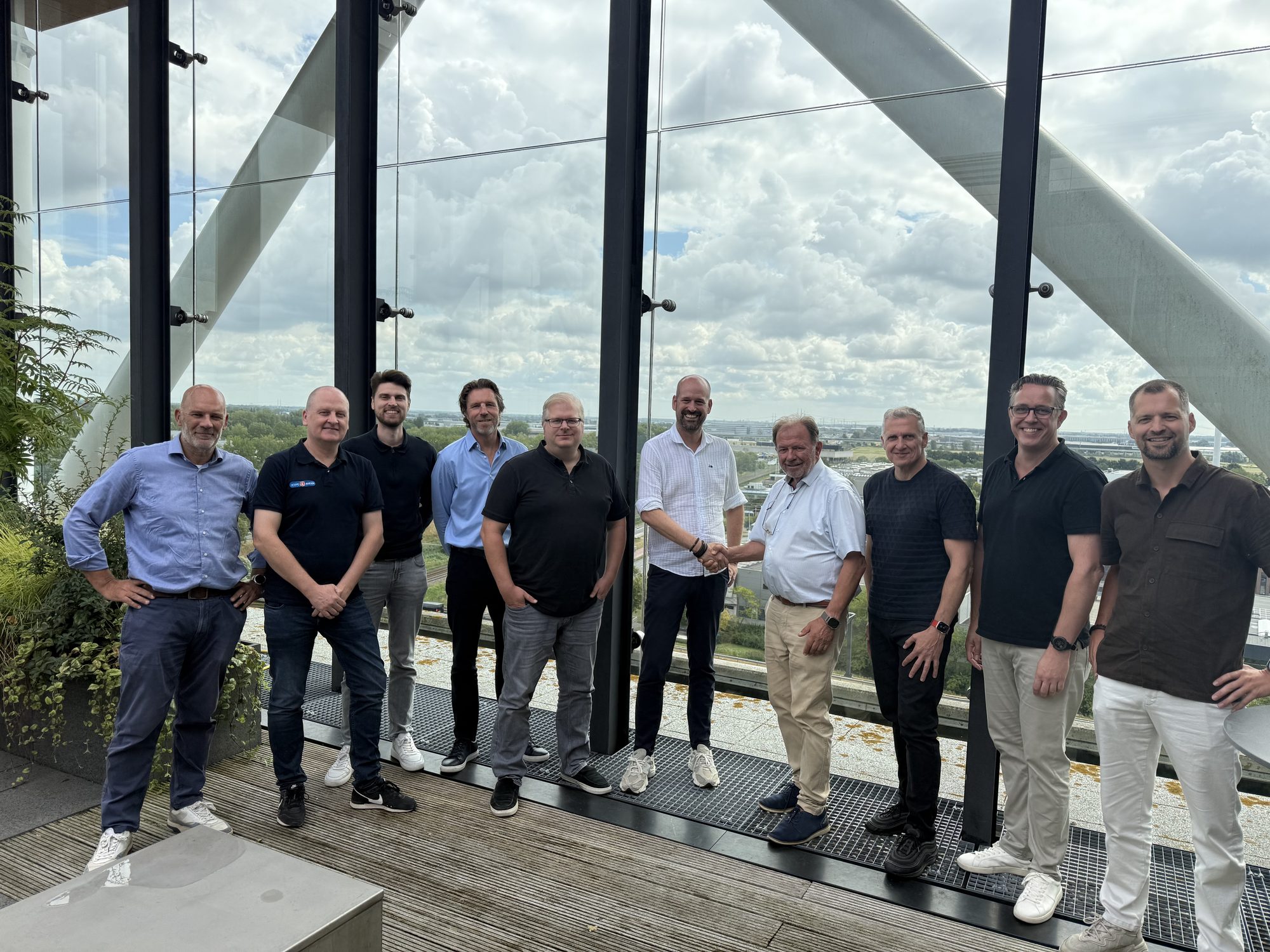 Teams van onITnow en Scope4mation bij de start van hun partnership